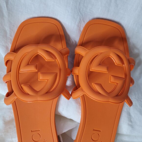 Gucci Interlocking G Slide Sandals - Picture 9 of 14